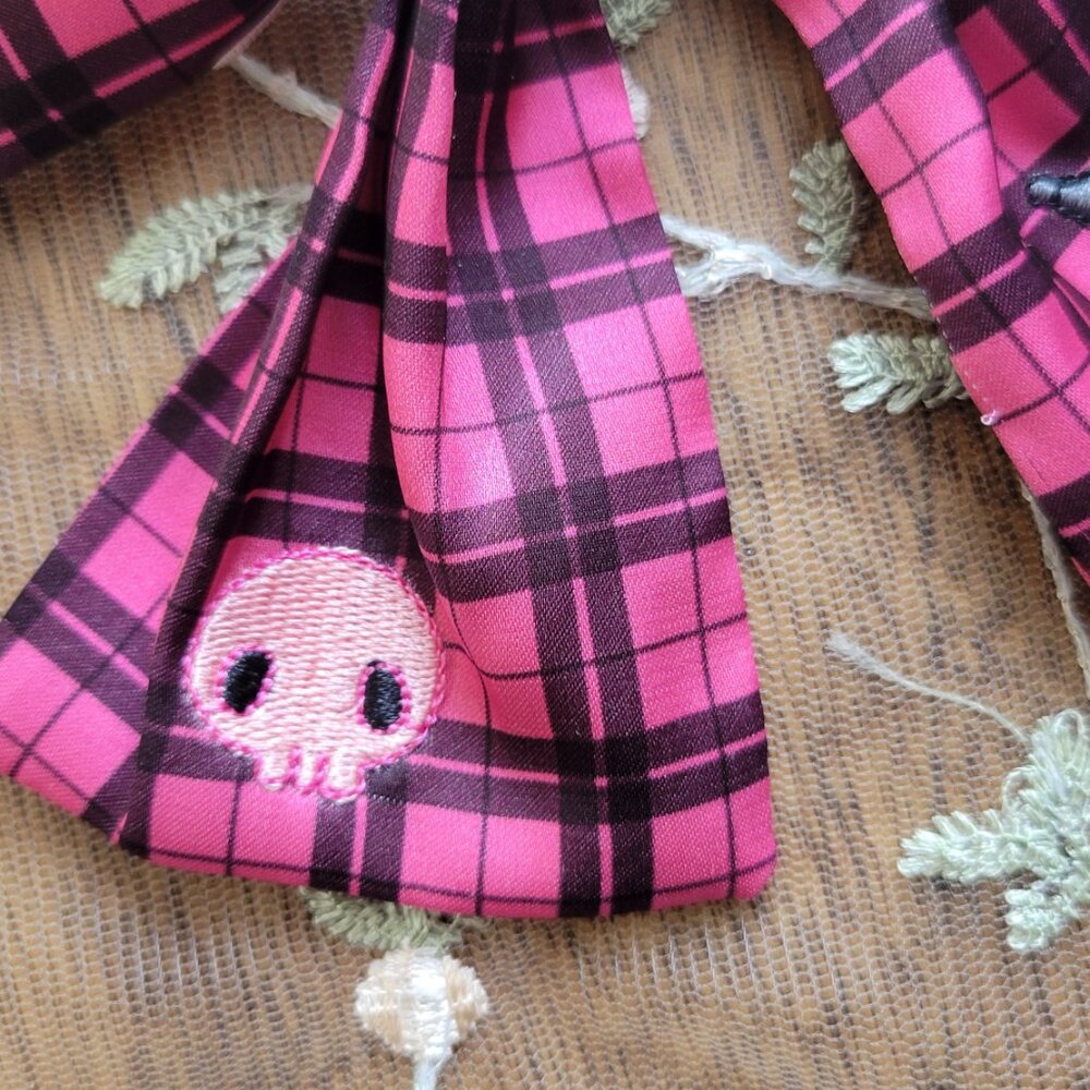 SANRIO Kuromi Hot Pink Plaid Bow Choker - Picture 3 of 6